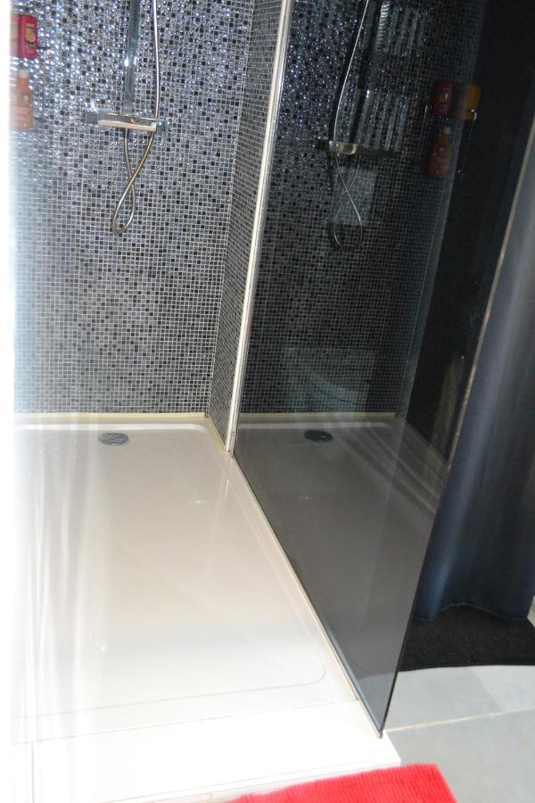 SUITE 30 m2 IDEALE POUR 2 PERSONNES Flassans-sur-Issole Ngoại thất bức ảnh