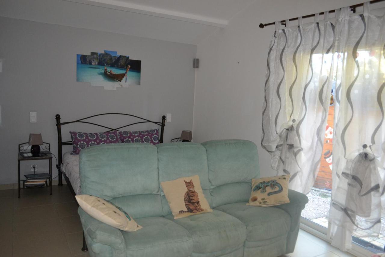 SUITE 30 m2 IDEALE POUR 2 PERSONNES Flassans-sur-Issole Ngoại thất bức ảnh
