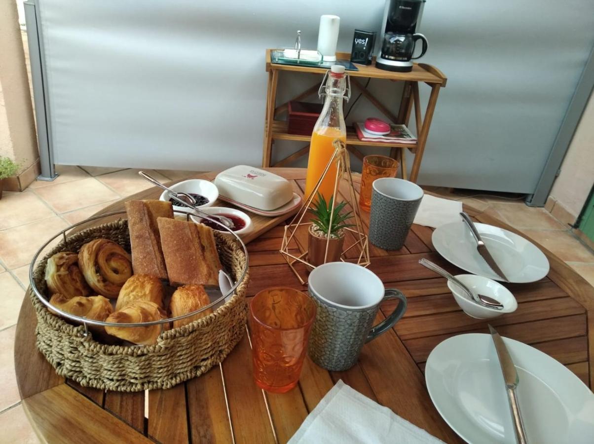 SUITE 30 m2 IDEALE POUR 2 PERSONNES Flassans-sur-Issole Ngoại thất bức ảnh
